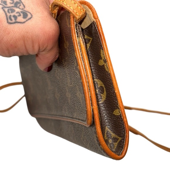 LOUIS VUITTON POCHETTE TWIN GM CROSSBODY BAG MONOGRAM - Picture 6 of 12